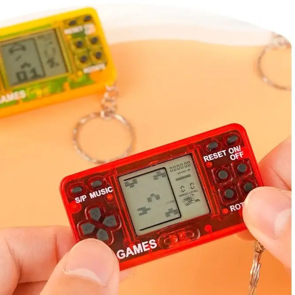 Mini Retro Handheld Game Conso - Gaming Console Keychain 评论和价格